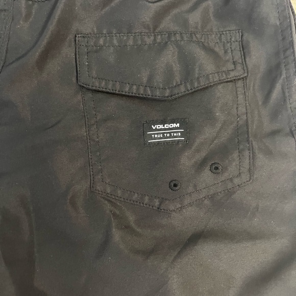 Boys Volcom swim trunks - Picture 5 of 5